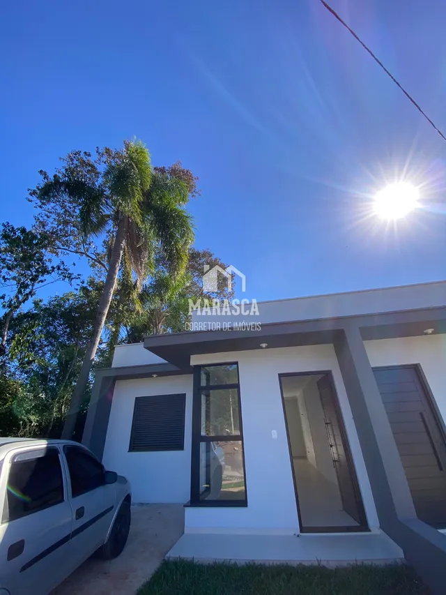 Casa geminada com 2 dormitórios