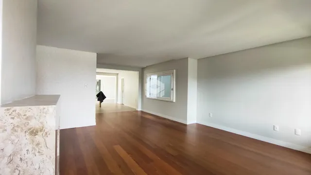 Casa com 4 dormitórios, foto 3