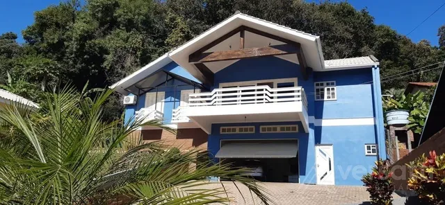 Casa com 3 dormitórios