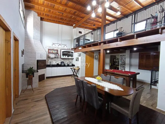 Casa geminada com 3 dormitórios