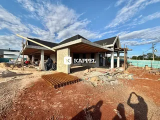 Foto da fachada de uma casa em construção em Lajeado, Brasil.