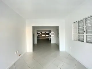 Corredor interno de uma residência em Lajeado.