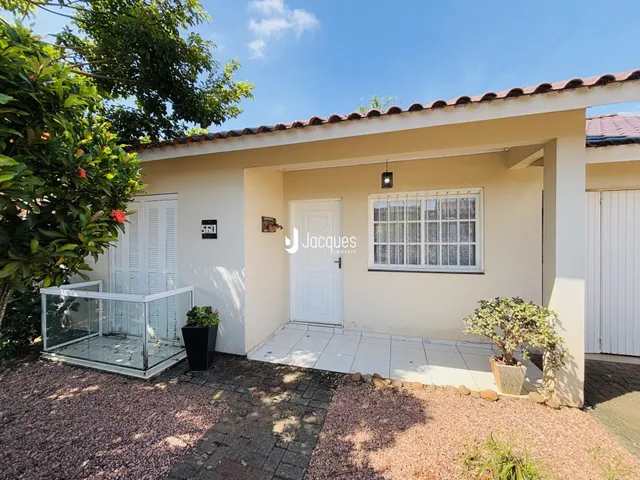 Foto da fachada de uma residência em Lajeado, Brasil.