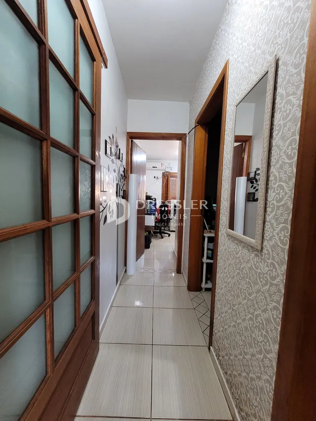 Passagem interna de uma residência em Lajeado, Brasil.