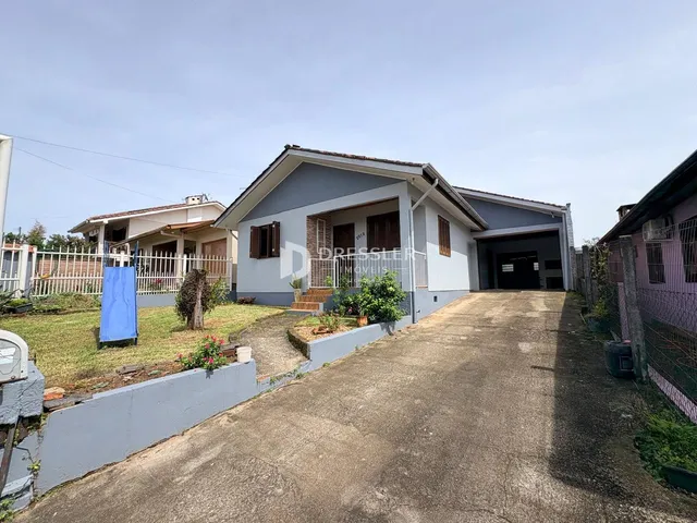 Vista externa de uma residência em Lajeado, Brasil, mostrando a fachada e a entrada.