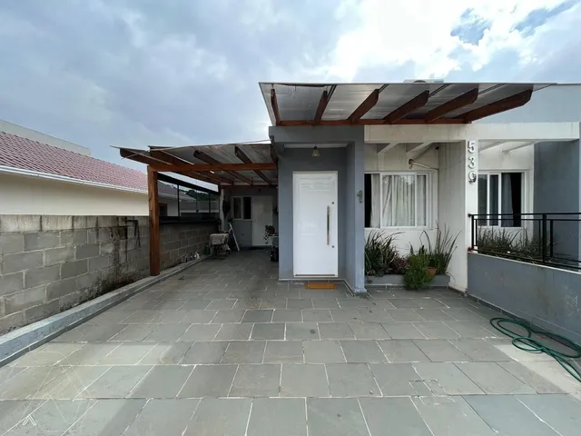 Casa geminada com 2 dormitórios