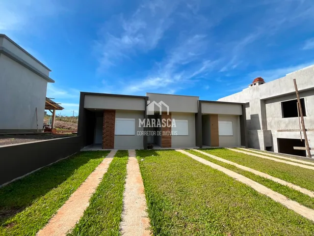 Casa geminada com 2 dormitórios