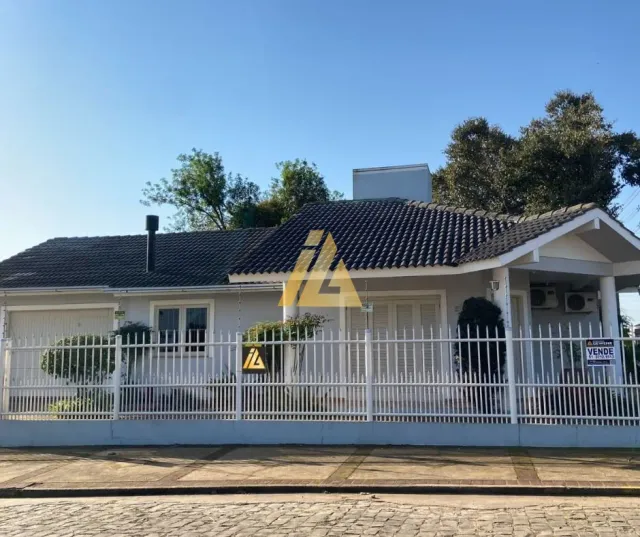 Casa com 3 dormitórios