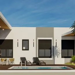 Foto da área externa com piscina e espreguiçadeiras de uma residência em Lajeado.