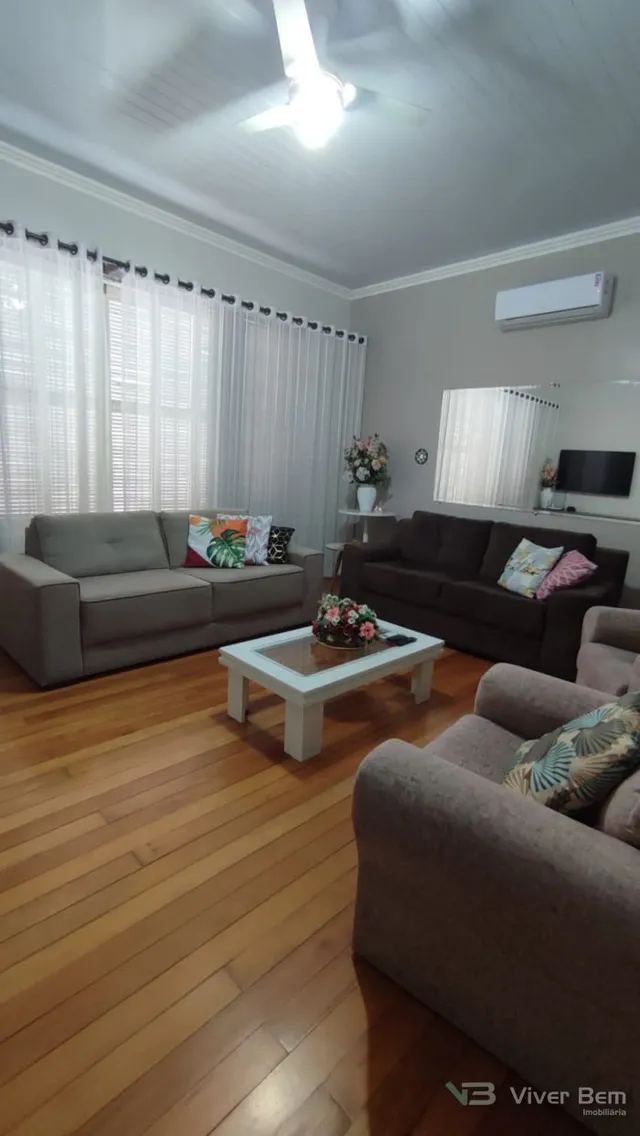 Casa com 3 dormitórios