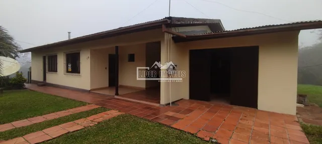 Casa com 4 dormitórios