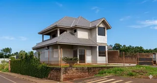 Casa com 4 dormitórios, foto 1