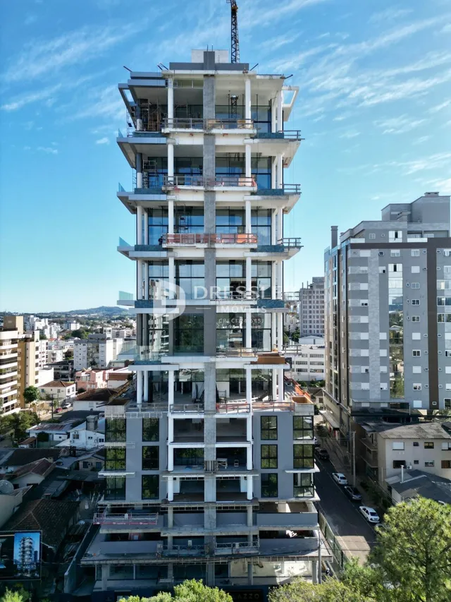 Vista externa de um edifício residencial em construção em Lajeado.