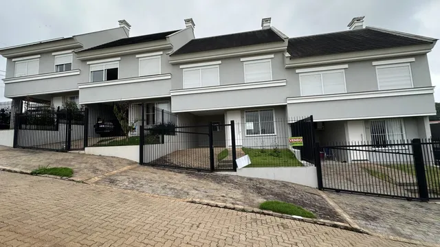Sobrado com 3 dormitórios