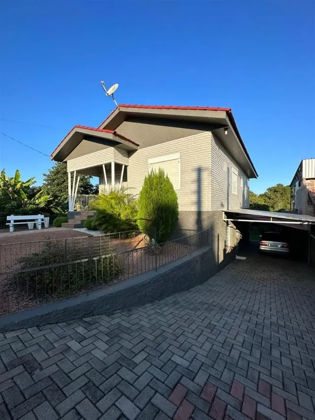 Casa com 4 dormitórios