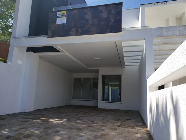 Foto de uma área externa pavimentada de um imóvel em Lajeado, Brasil.