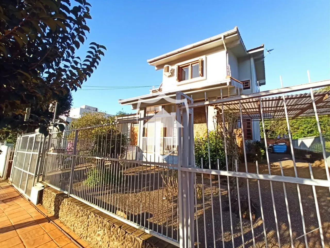 Casa com 4 dormitórios, foto 1