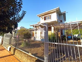 Casa com 4 dormitórios, foto 1