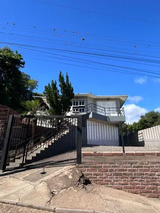 Casa com 4 dormitórios