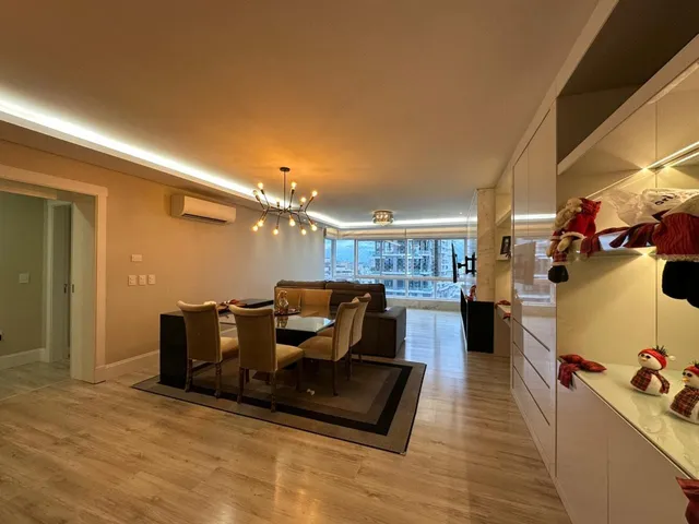 Apartamento com 3 dormitórios