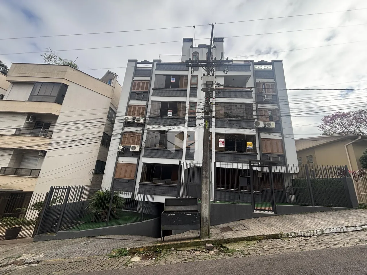 Fachada de um prédio residencial em Lajeado, Brasil.