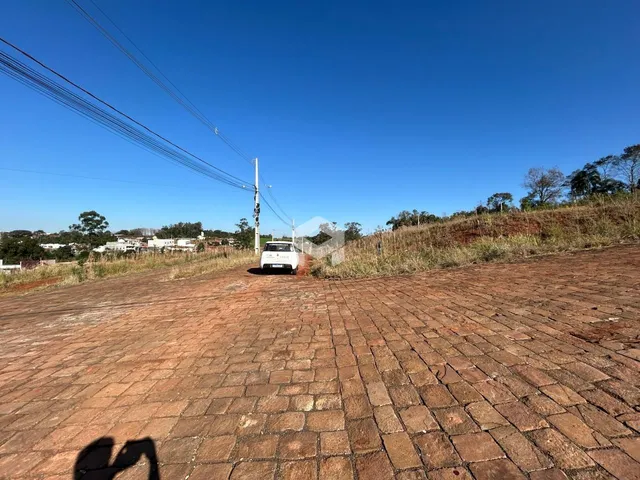 Vista externa de um terreno pavimentado em Lajeado, Brasil.
