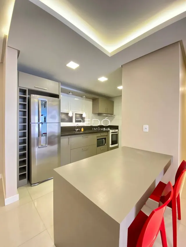 Vista da cozinha moderna de um imóvel em Lajeado.