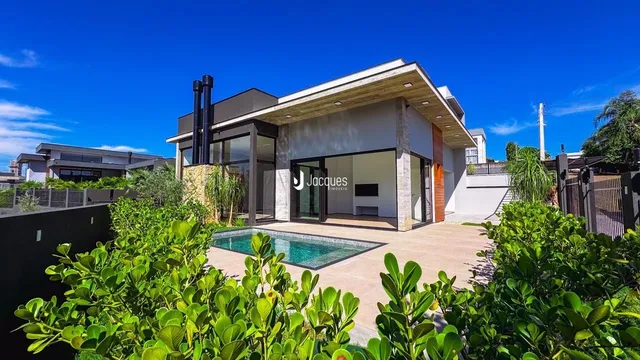 Casa com 3 dormitórios