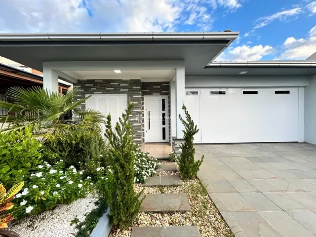 Casa com 3 dormitórios