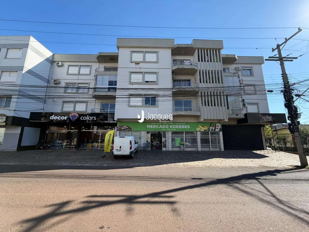 Fachada de um prédio residencial em Lajeado, Brasil.