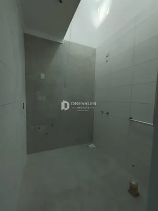 Corredor interno de um imóvel em Lajeado, Brasil.