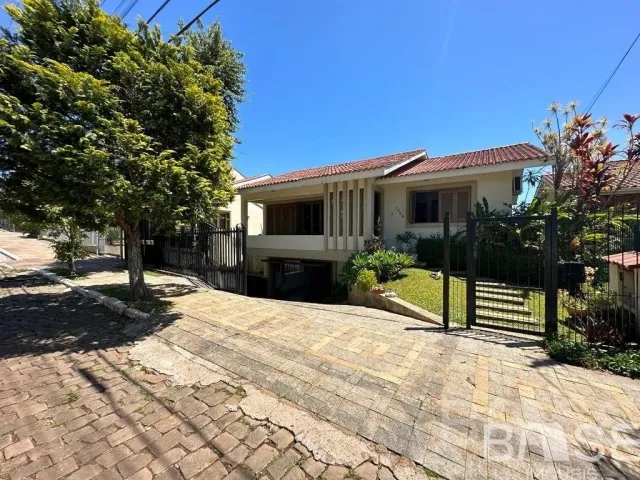 Casa com 5 dormitórios