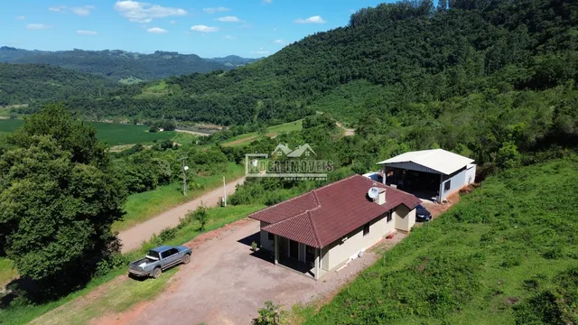 Área rural com 2 dormitórios