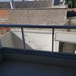 Foto da sacada de um imóvel em Lajeado, Brasil.