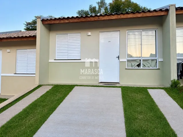 Casa geminada com 2 dormitórios