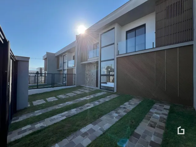 Fachada moderna de uma residência em Lajeado, Brasil.