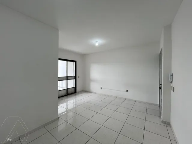 Apartamento com 2 dormitórios, foto 2