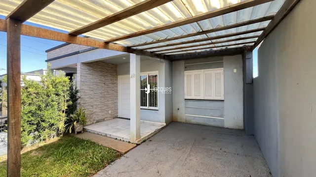 Vista de uma área externa coberta de uma residência em Lajeado.