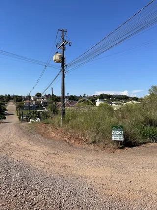 Foto da estrada de terra em Lajeado, Brasil.