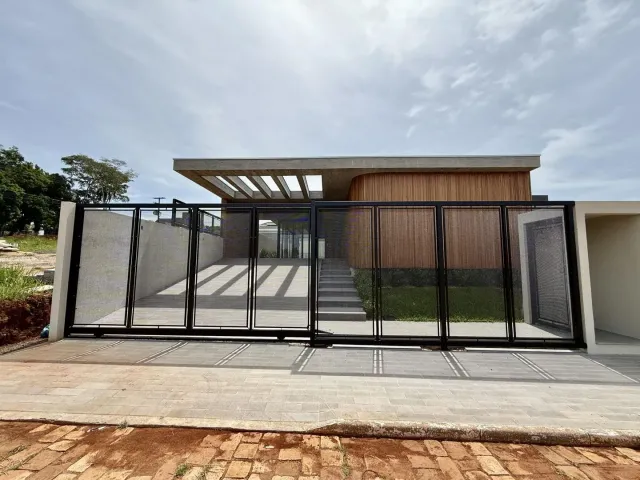 Casa com 4 dormitórios