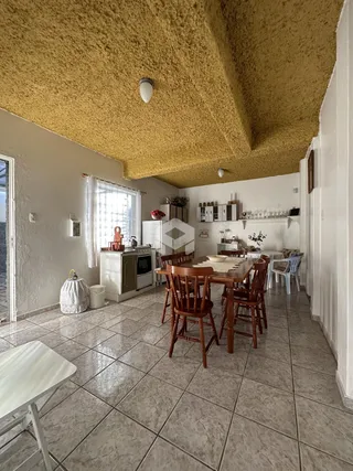 Foto de uma sala de jantar com cozinha em Lajeado, Brasil.