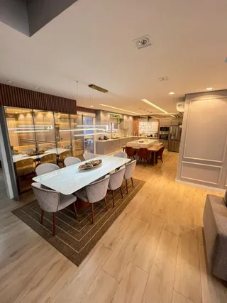 Casa com 6 dormitórios, foto 2
