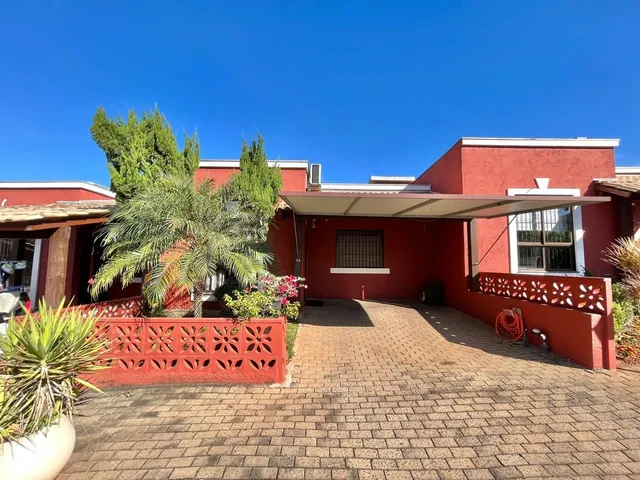 Casa geminada com 3 dormitórios