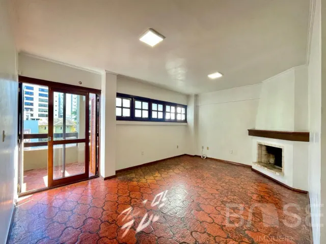 Apartamento com 3 dormitórios, foto 2