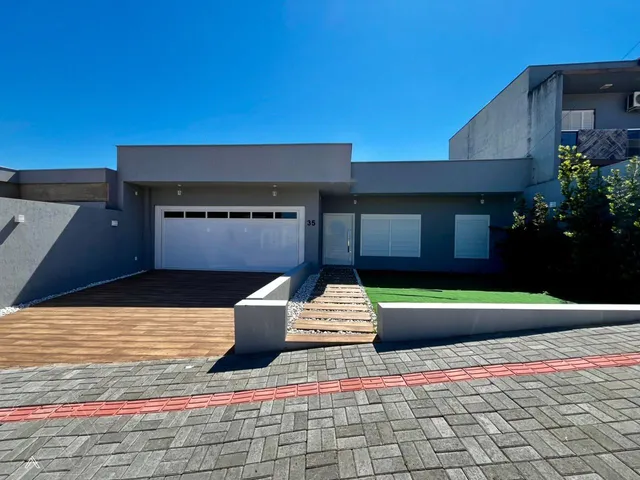 Casa com 2 dormitórios