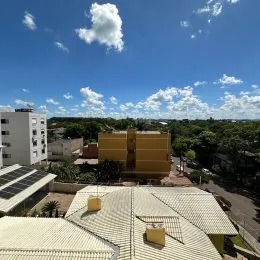 Vista aérea do telhado de uma residência em Lajeado, Brasil.
