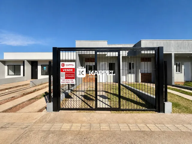 Casa geminada com 2 dormitórios