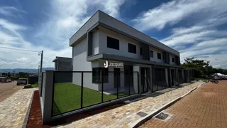 Fachada moderna de uma residência em Lajeado, Brasil.