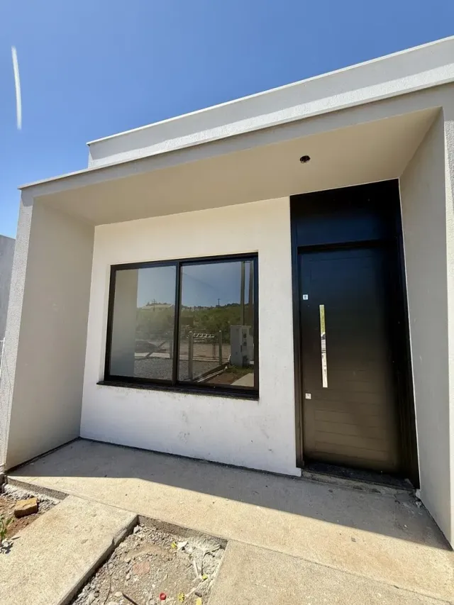 Casa geminada com 2 dormitórios