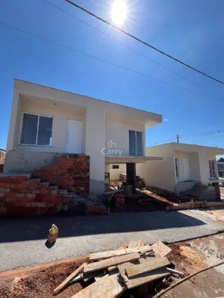 Casa geminada com 2 dormitórios